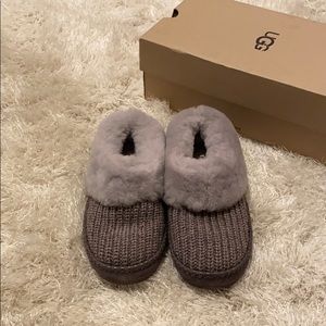 UGG Wrin Rib Knit Slippers Size 7
